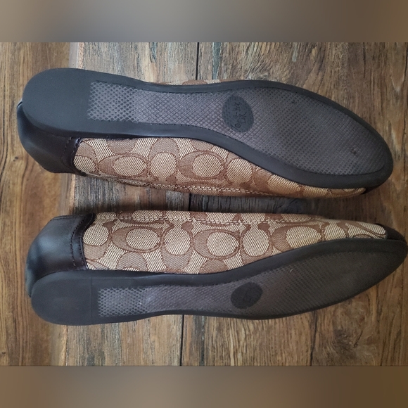 Coach Brown Flat ballet shoes 8 1/2 - Picture 2 of 3